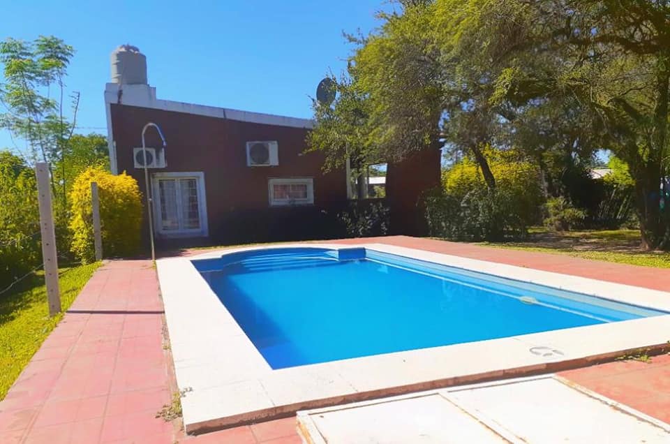 ALOJAMIENTO: CASA CON PISCINA