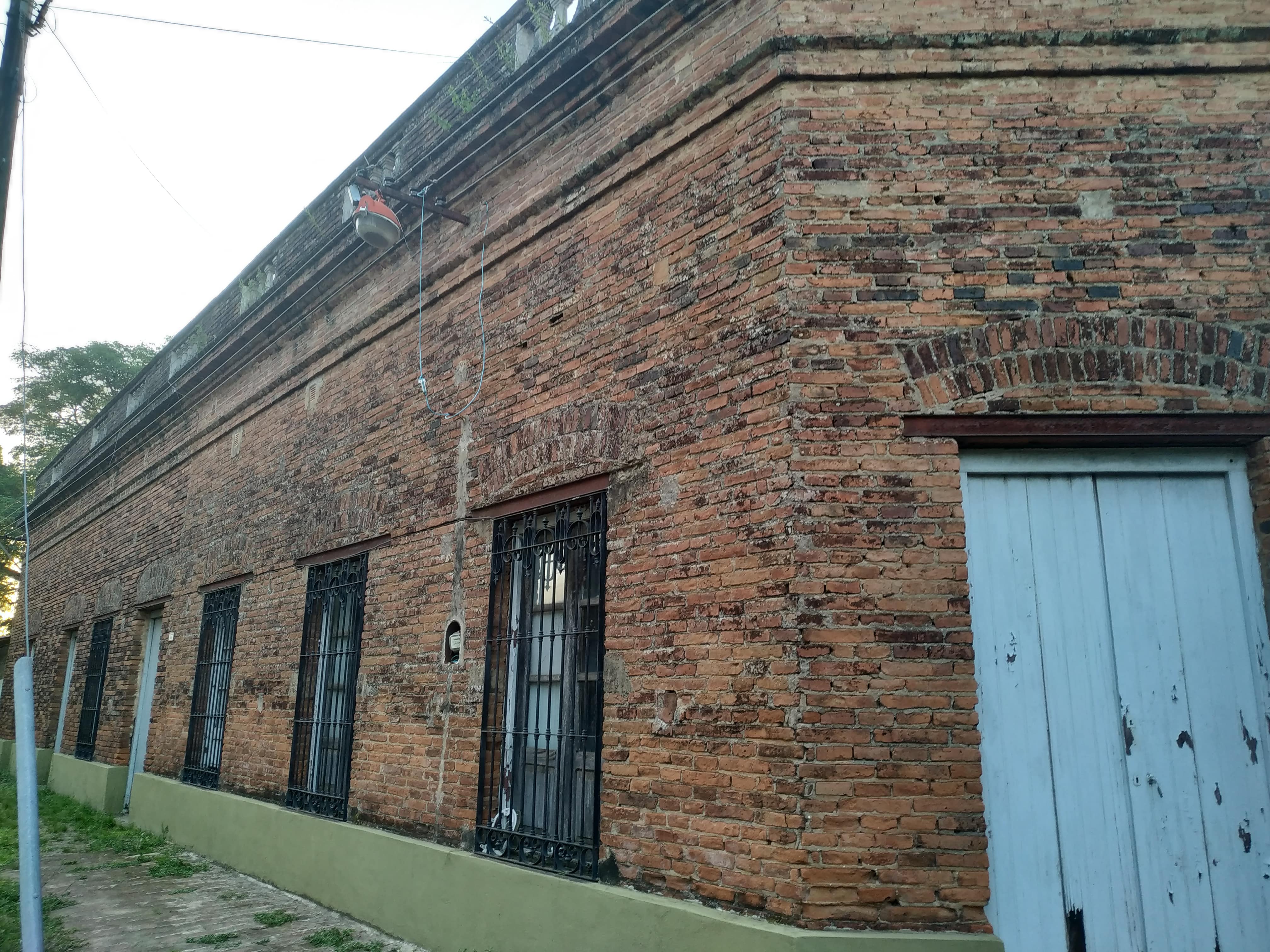 Paseo Casa De La Familia Sicardi
